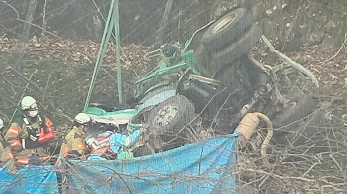 【速報】「10メートルくらい下の畑に転落した」コンクリートミキサー車が道路から転落　70代の運転手の男性が重体の模様　救助活動中|TBS NEWS DIG