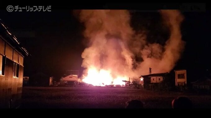 郊外の木工所で火事　2時間半以上経過で鎮圧状態　けが人の情報なし　富山・砺波市|TBS NEWS DIG
