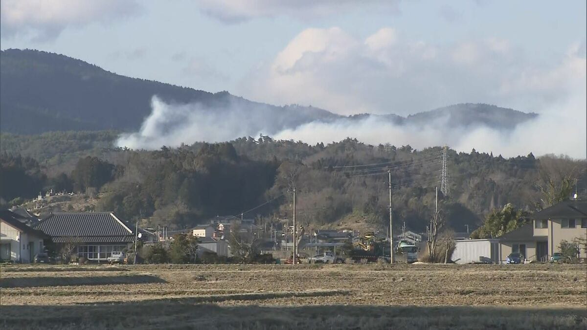 山林火災、約20時間経過も鎮火に至らず…今朝から消火活動再開、ヘリ2機も出動 福島【19日午前9時半現在】 TBS NEWS DIG