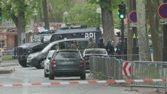 フランス・パリ　イラン領事館に男が立てこもり　爆発物のようなもの所持か| TBS CROSS DIG with Bloomberg