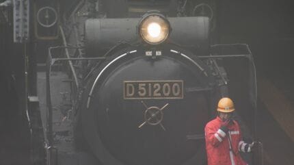 SLやまぐち号 前照灯点灯せず運休決まる 乗客250人満員が乗車 | 山口の