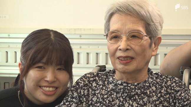 「ドキドキわくわくしてる」トラックの中は本格的な美容室! 外出が難しい高齢者の元へ赴く移動美容室のサービス 老後の人生を彩る新たな試み=静岡・沼津市|TBS NEWS DIG