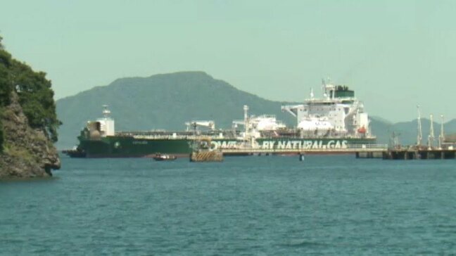 ホルムズ海峡の封鎖後、日本初のロシア産原油が愛媛・愛媛県今治市の製油所に搬入|TBS NEWS DIG