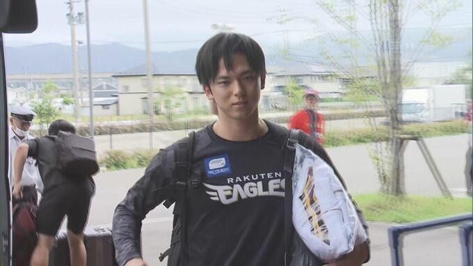 盛岡市で2日夜、プロ野球公式戦楽天VSオリックス　選手たちがぞくぞく球場入り　試合は午後6時開始予定　岩手|TBS NEWS DIG