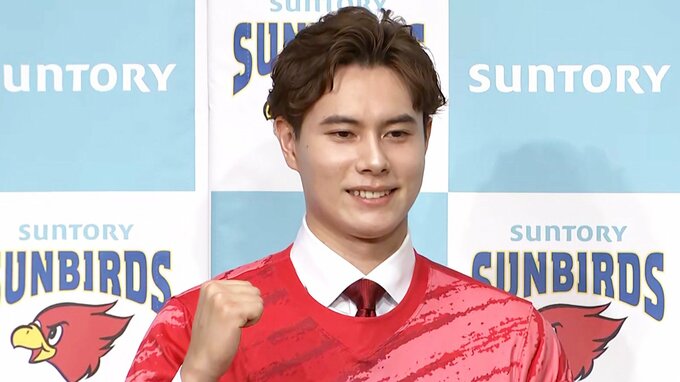 髙橋藍、サントリー移籍会見「世界一を目指せるチーム」「兄がいることも背中を押されて」単年契約で背番号は“12”|TBS NEWS DIG