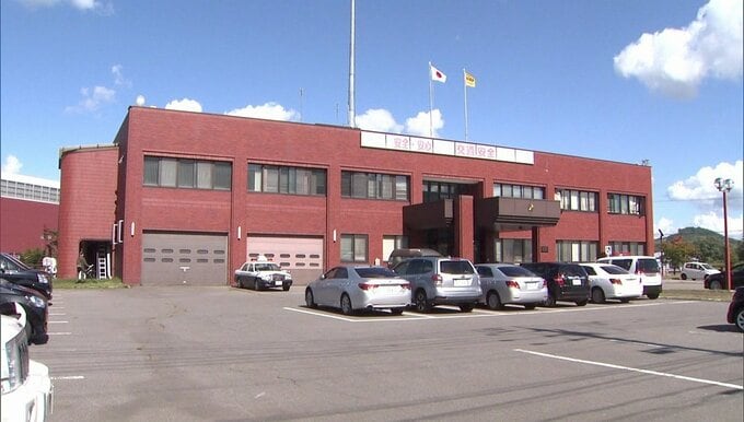 「児童虐待事案を扱っている」児童相談所が通報　小学生の息子2人に対し耳を引っ張り顔面殴打、傷害容疑で27歳の男を逮捕「間違いありません」北海道赤平市　|　北海道のニュース｜HBC北海道放送