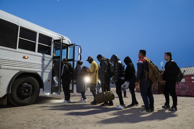 米テキサス州、トランプ氏に土地提供－不法移民送還用の施設建設