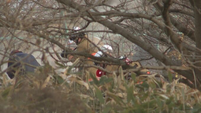 「向かいの家から煙と炎が出ている」80代男性宅から出火、焼け跡から性別年代不明の遺体　住人の男性と連絡取れず　北海道登別市|TBS NEWS DIG