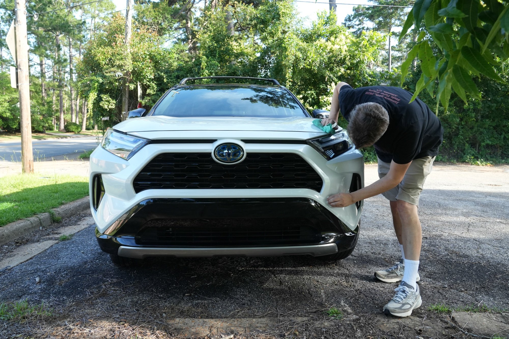 トヨタRAV4ハイブリッド、米国で中古車争奪戦－走行7万kmで500万円超