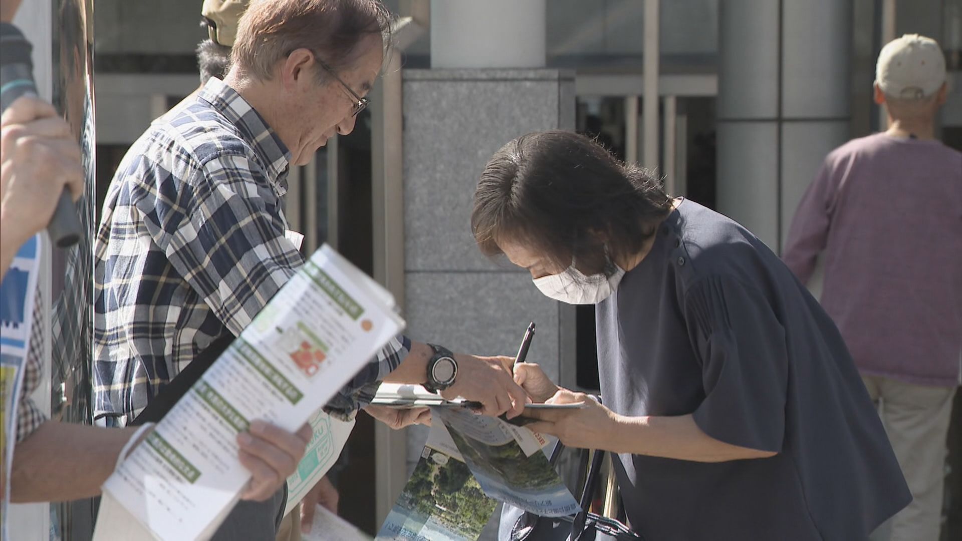 必要数の約3倍の署名が集まる　愛知・豊橋市で新アリーナ建設の是非を問う住民投票求め市民団体が署名を提出　&nbsp;&nbsp;&nbsp;