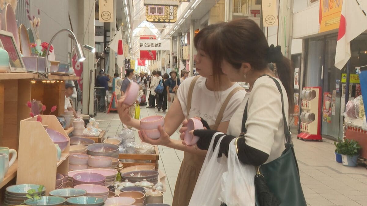 あの萩焼を格安で販売 2万5000人が来場…萩焼まつりにぎわう | 山口の 