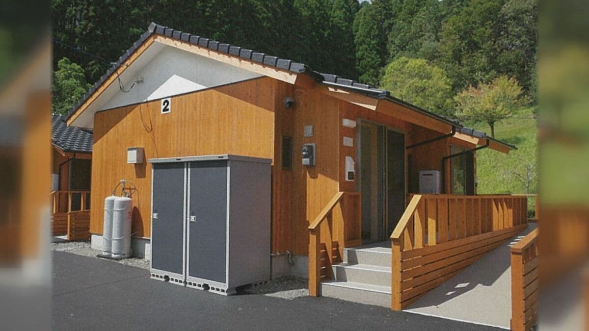 プレハブではない「木造1戸建て」の仮設住宅着工 2年経過後も有償で 