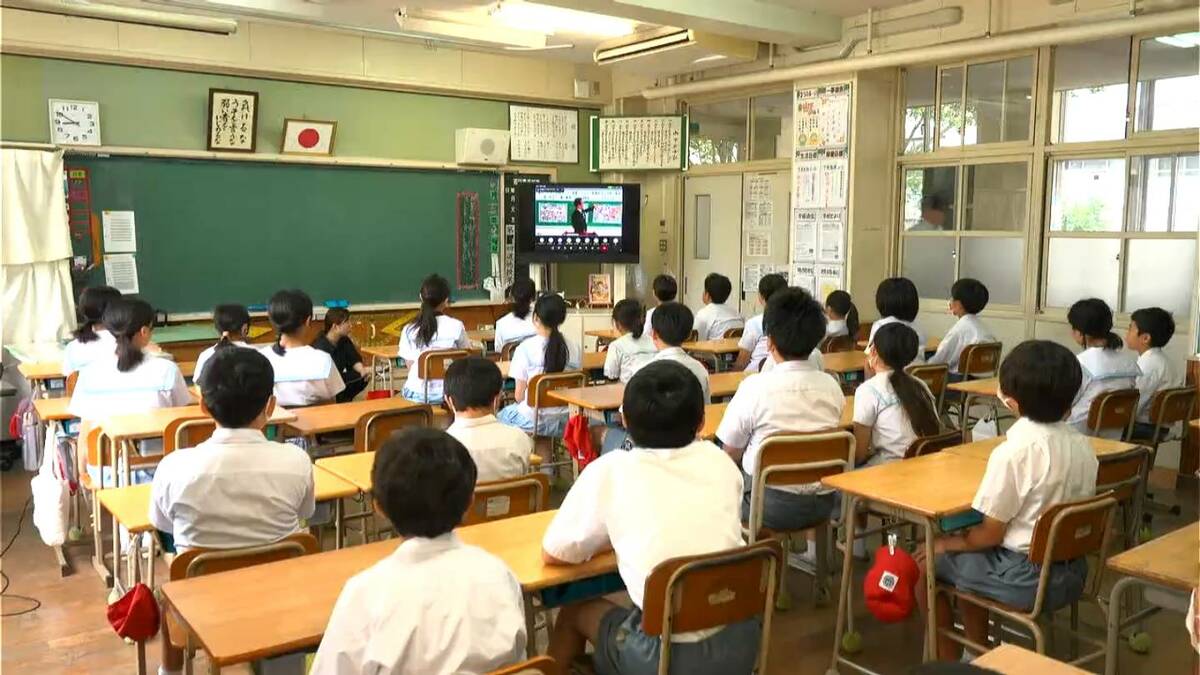小中学校で終業式　「おじいちゃん家へ」　あすから夏休み　鹿児島