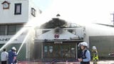 「建物が燃えている。炎が上がっている」老舗ようかん店の工場や倉庫で火事 消火活動続く 佐賀県小城市|TBS NEWS DIG