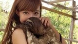 【川崎希】家族でピラニア釣り&ナマケモノ抱っこ…世界旅行はアマゾンを経てメキシコ・カンクンへ|TBS NEWS DIG