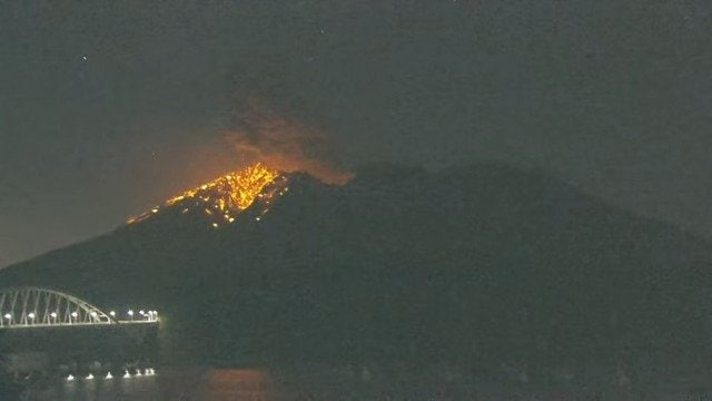 桜島で未明に爆発的噴火　噴煙２３００ｍ　鹿児島|TBS NEWS DIG