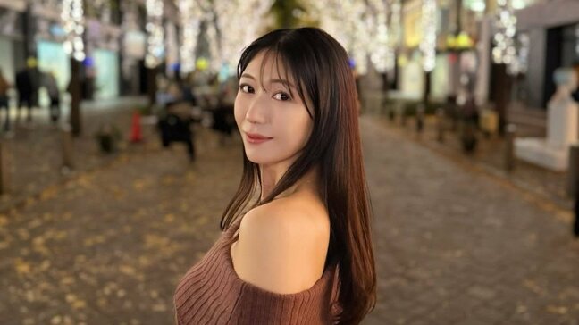 【 穂川果音 】寒空でも肩出し健在「イルミネーションハンター活動」丸の内から “見返り” 報告　フォロワー絶賛「イルミネーションに負けてない」|TBS NEWS DIG