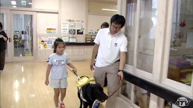 「英語がわかるのがすごい」盲学校の児童・生徒が盲導犬と触れ合い理解深める 青森県八戸市|TBS NEWS DIG