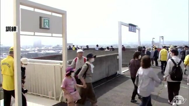 「津波避難ビル」としての運用が始まったショッピングセンターで大津波を想定した避難訓練|TBS NEWS DIG