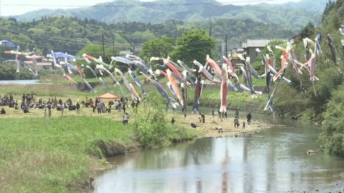圧巻！青空に泳ぐ１３０匹の〝こいのぼり〟…季節の風物詩 島根・松江市八雲町 　|　BSSニュース | BSS山陰放送