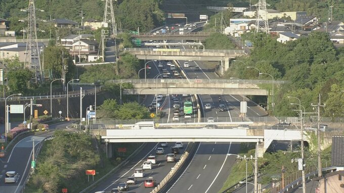 中央自動車道は小仏トンネル先頭に24キロの渋滞（午後5時半現在）ゴールデンウィークのUターンラッシュで交通機関混雑|TBS NEWS DIG