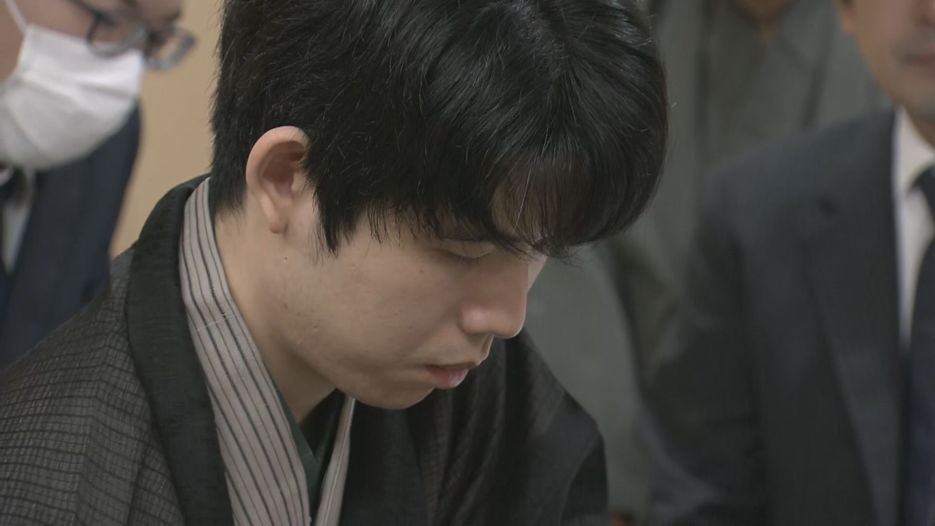 藤井聡太七冠(21) 函館で王位戦第2局始まる タイトル防衛すれば2つ目の｢永世称号｣ へ 渡辺明九段(40)の挑戦受ける