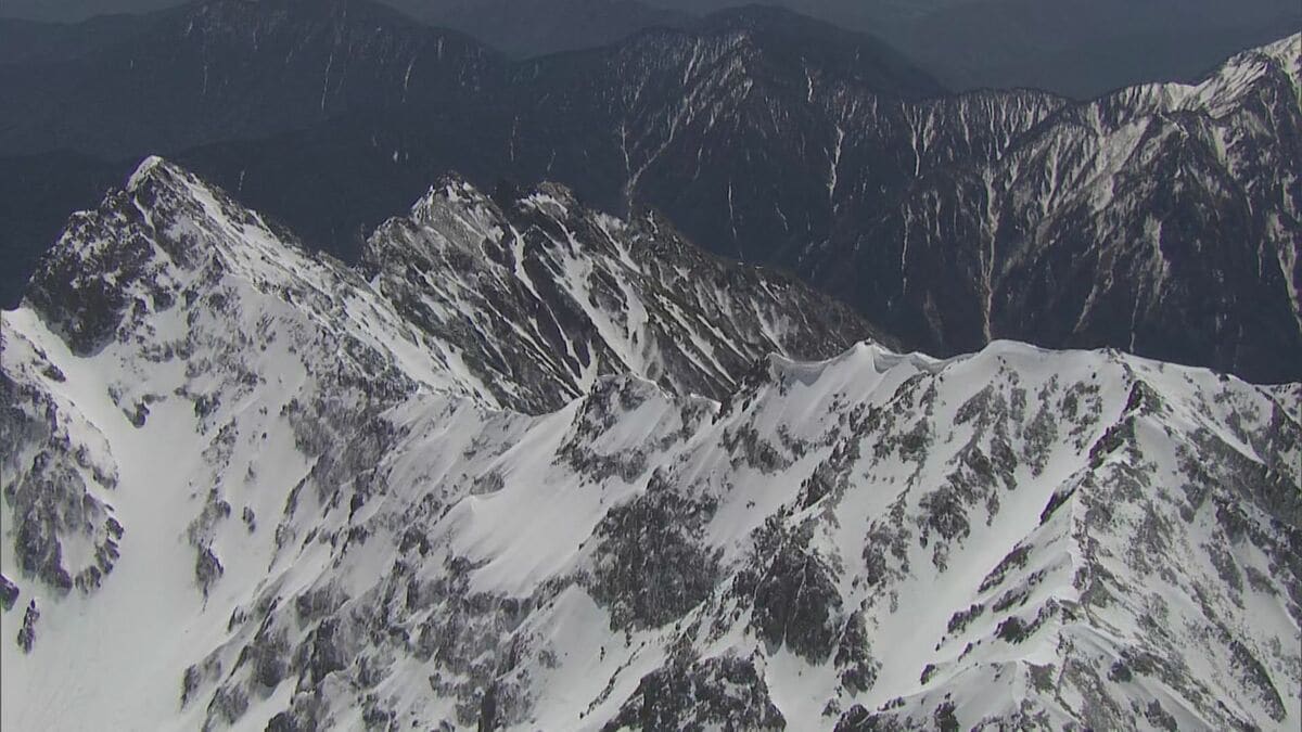 北アルプスの奥穂高岳で男性2人遭難 1人死亡 標高3163ｍのジャンダルムで… ｢天候不良で動けない｣ 22歳男性から通報 岐阜･高山市
