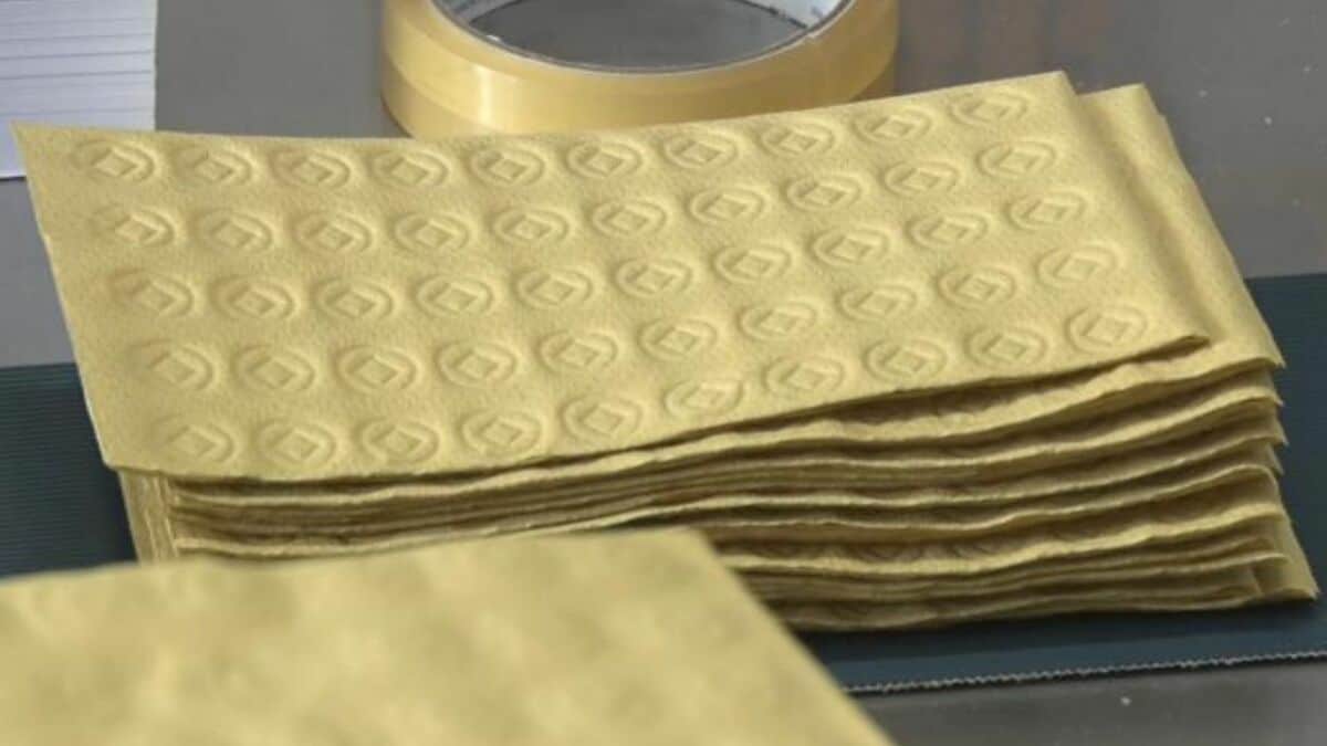 “あの世のお金”「ウチカビ」旧盆を前に生産・出荷がピーク　うるま市
