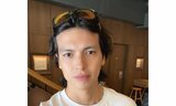 【 アレクサンダー 】 「血だらけ」「骨見えた、、 ガラスが割れて足に刺さった」 足を負傷 妻・川崎希 夜間に「10件目くらいに電話して」「病院に急いで行かせたよ」|TBS NEWS DIG