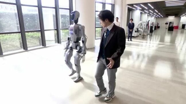 家庭や職場にも人型ロボット!? 中国の開発企業は45万社 日本が遅れを取るワケは… 「海外企業は製品を作ると『出してしまえ』と勢いがある」|TBS NEWS DIG