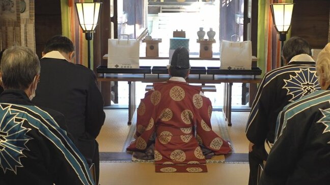 今年1年の交通事故防止を願って警察が安全祈願 警察車両など3台をお祓い 甲府市・武田神社|TBS NEWS DIG