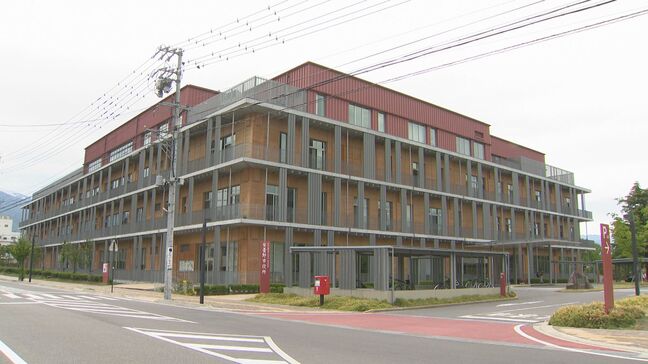 中学校の給食で提供された「チキンライス」に金属片　生徒が口に入れ気付く　けがはなし　太さ約1ミリ、長さ約1.2センチ　給食センターの厨房機器の「バネ」が欠落　長野・安曇野市|TBS NEWS DIG