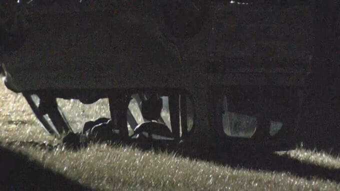 「車が土手に落ちた」定員超える5人が乗っていた軽乗用車が河川敷に転落　17歳少女が死亡　10代男女4人けが|TBS NEWS DIG