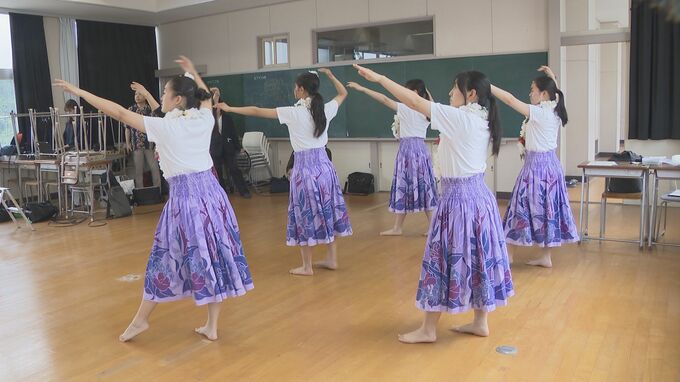 「地域から世界の人まで笑顔を届けたい！」高校生フラガールの夏　始動！|TBS NEWS DIG