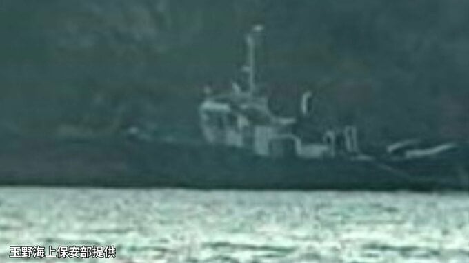 【居眠りが原因か】香川県直島町沖の瀬戸内海　はしけをえい航中のタグボードが乗り上げ事故「荒神島西岸に船舶が座礁しているようだ」と通報|TBS NEWS DIG