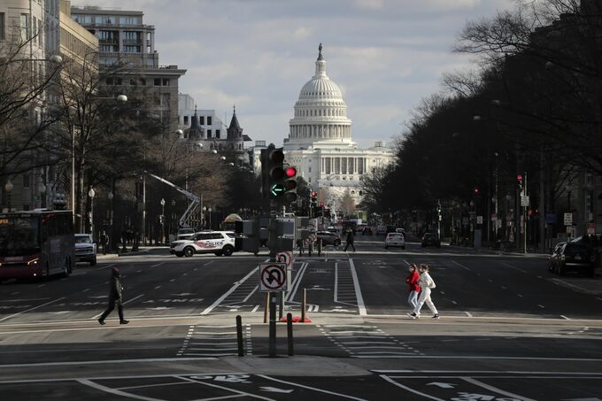 米政府機関の「大規模な」職員削減、ホワイトハウスが準備を指示