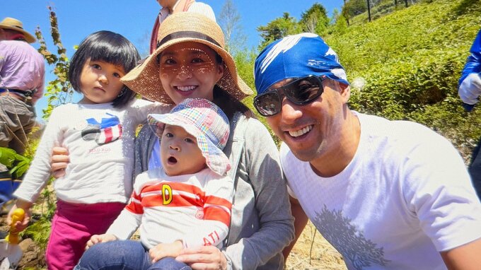 【 市川團十郎 】　「昔のカメラに出てきて…」亡き妻・小林麻央さんや麗禾さん、勸玄さんとの家族ショット公開　「宝物のお写真」「懐かしくうるうる」の声|TBS NEWS DIG