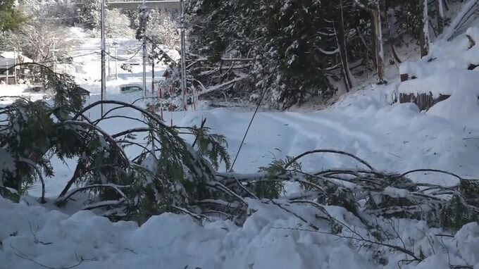 未だ大雪被害続く…石川・能登地区の3市町で停電334世帯，輪島市の2地区10世帯が孤立　停電は24日中の復旧目指す　|　石川県のニュース｜MRO北陸放送