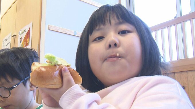 漁業被害を与えるサメがこども園の給食に登場　園児に好評！食用として浸透を図る　大分|TBS NEWS DIG