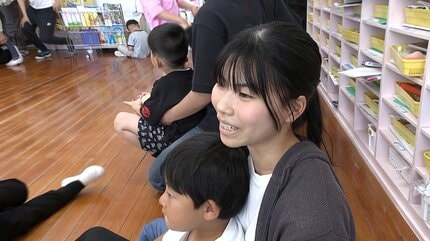 お姉さんが絵本を読むのはすごかった」保育士を目指す学生が幼稚園で