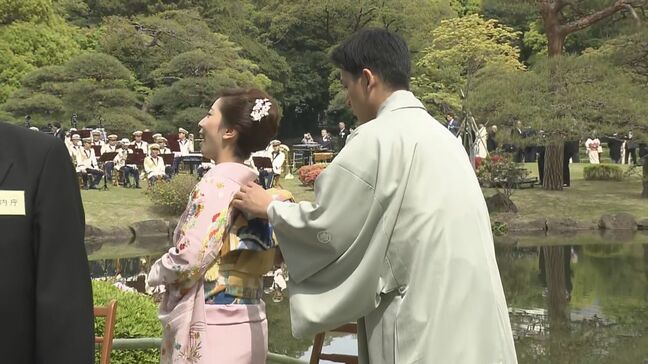 園遊会に出席した“りくりゅう” ここでも仲良く…木原選手が三浦選手の帯をなおす場面が 両陛下から激励のお言葉も|TBS NEWS DIG