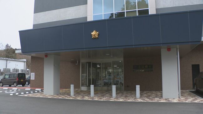 交番前に火のついた爆竹投げ込む 威力業務妨害の疑いで会社員の男2人逮捕 石川・七尾市|TBS NEWS DIG