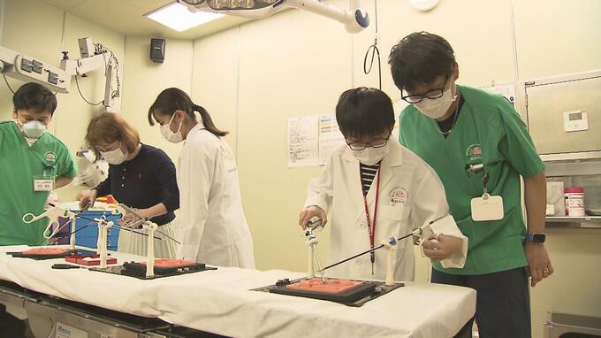 「人の命を助けられるの素晴らしい」親子で手術室を体験　ダヴィンチも　いわき市の病院|TBS NEWS DIG