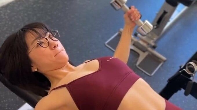 【 時東ぁみ 】「筋肉痛が最高だぜ」「#いつでも脱げる身体」　フォロワー感嘆「努力の賜物でもっと美しい」|TBS NEWS DIG