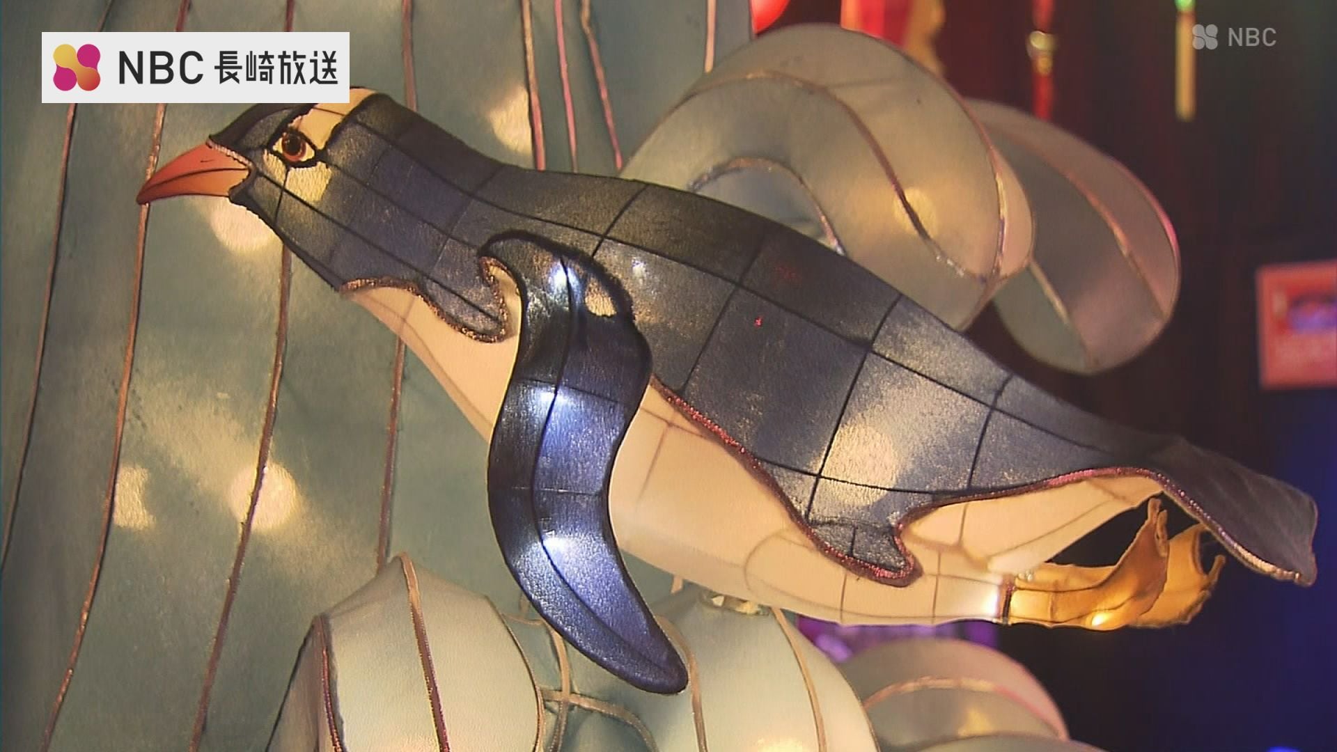 生き物と光の関わり学んで」長崎ペンギン水族館「魅惑のランタン展