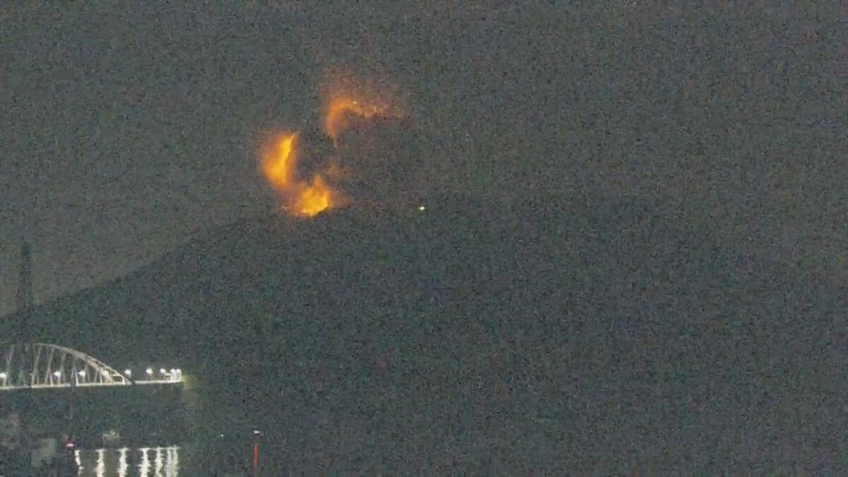 桜島噴火 噴煙最大4400メートル 断続的に噴火続く 鹿児島市に降灰予想
