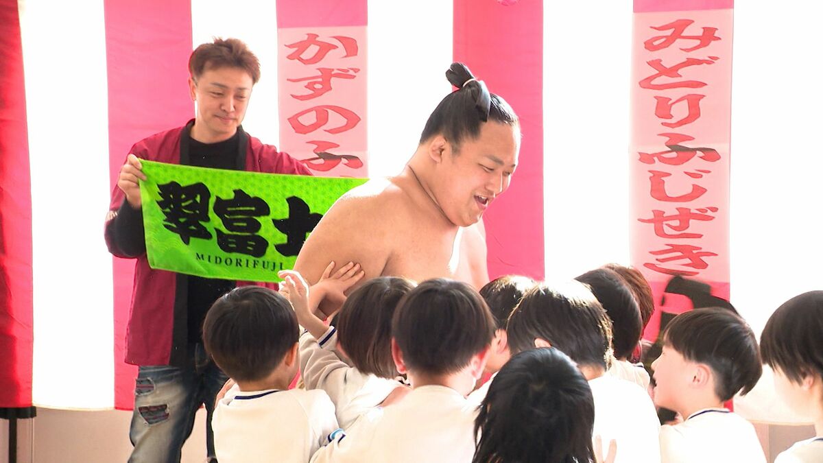 相撲お楽しみセット　6点 座布団（55×59cm・日本相撲協会） | しまサポ直トク便 | しまむら公式