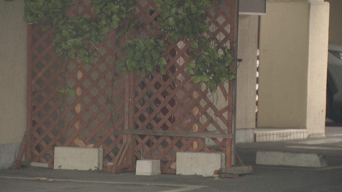 職務質問中に車で逃走… 原付バイクと衝突し男性ケガ ホテル従業員から｢利用時間超えた客が出ない｣と通報 愛知･瀬戸市