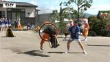 直径1メートルの火の輪をくぐり大歓声! 1200年の歴史を持つ「小松豊年獅子踊」 五穀豊穣を願う勇壮な舞(山形・川西町) | 山形のニュース│TUYテレビユー山形