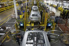 中国、対米報復関税を発動－大型エンジン搭載車には10％追加| TBS CROSS DIG with Bloomberg